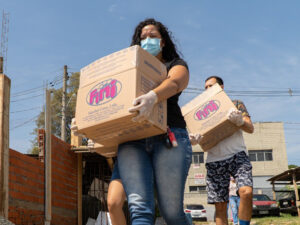 Alimentos doados estão chegando para as pessoas mais necessitadas, como do Jardim União