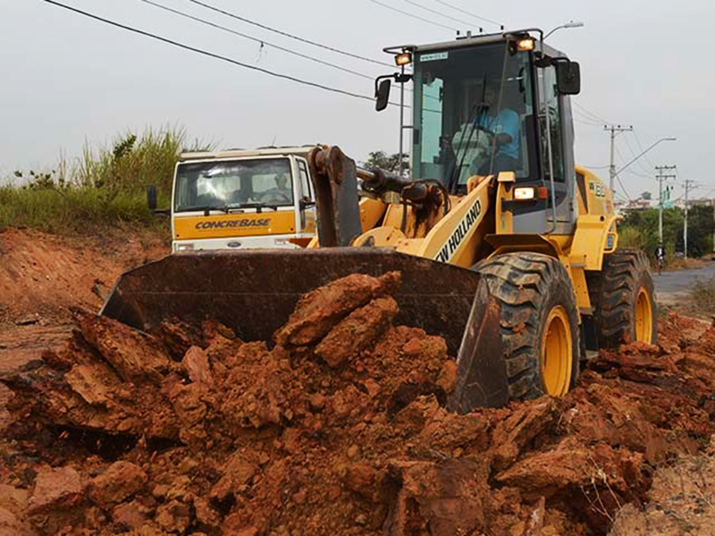 Último reparo significativo na pista foi feito em 2016 e, desde então, centenas sofrem com a situação da via