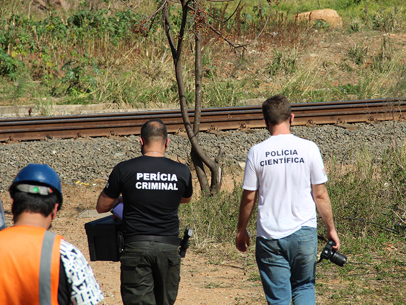 Polícia Técnico-Científica realizou a perícia na ferrovia